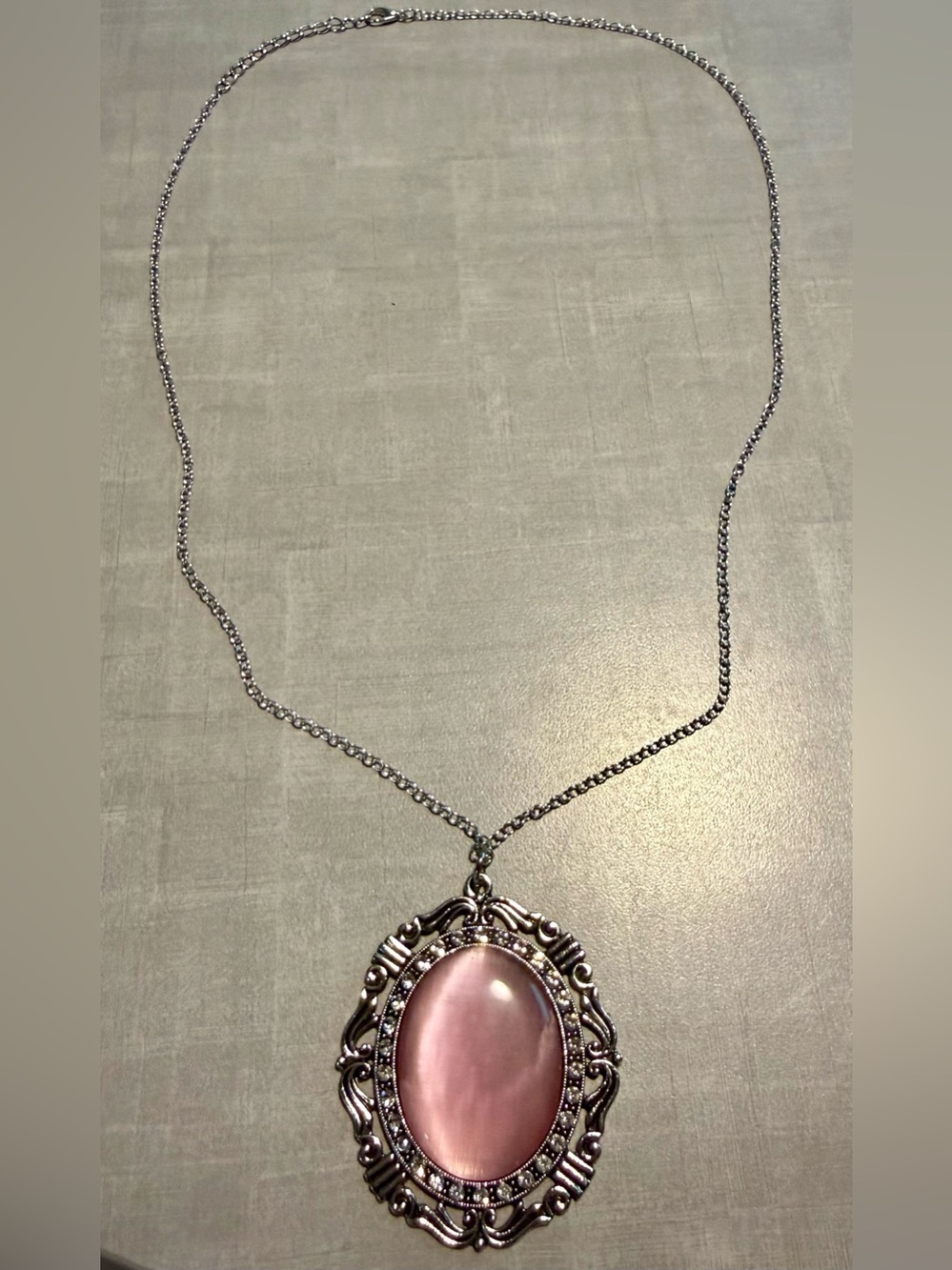 Vintage-Inspired Silver Necklace with Pink Cat’s Eye Oval Pendant